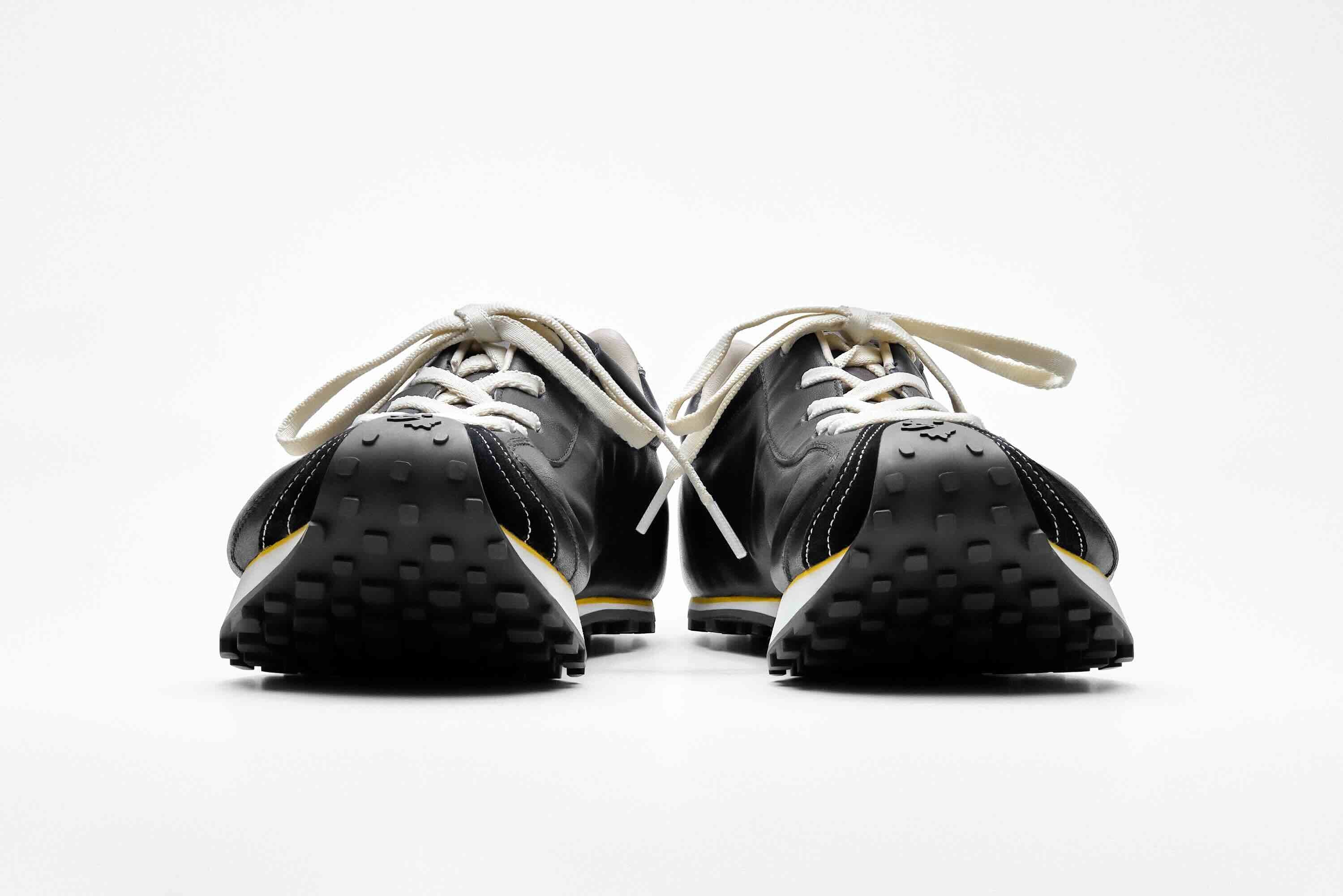 Heel Drop Racer in black