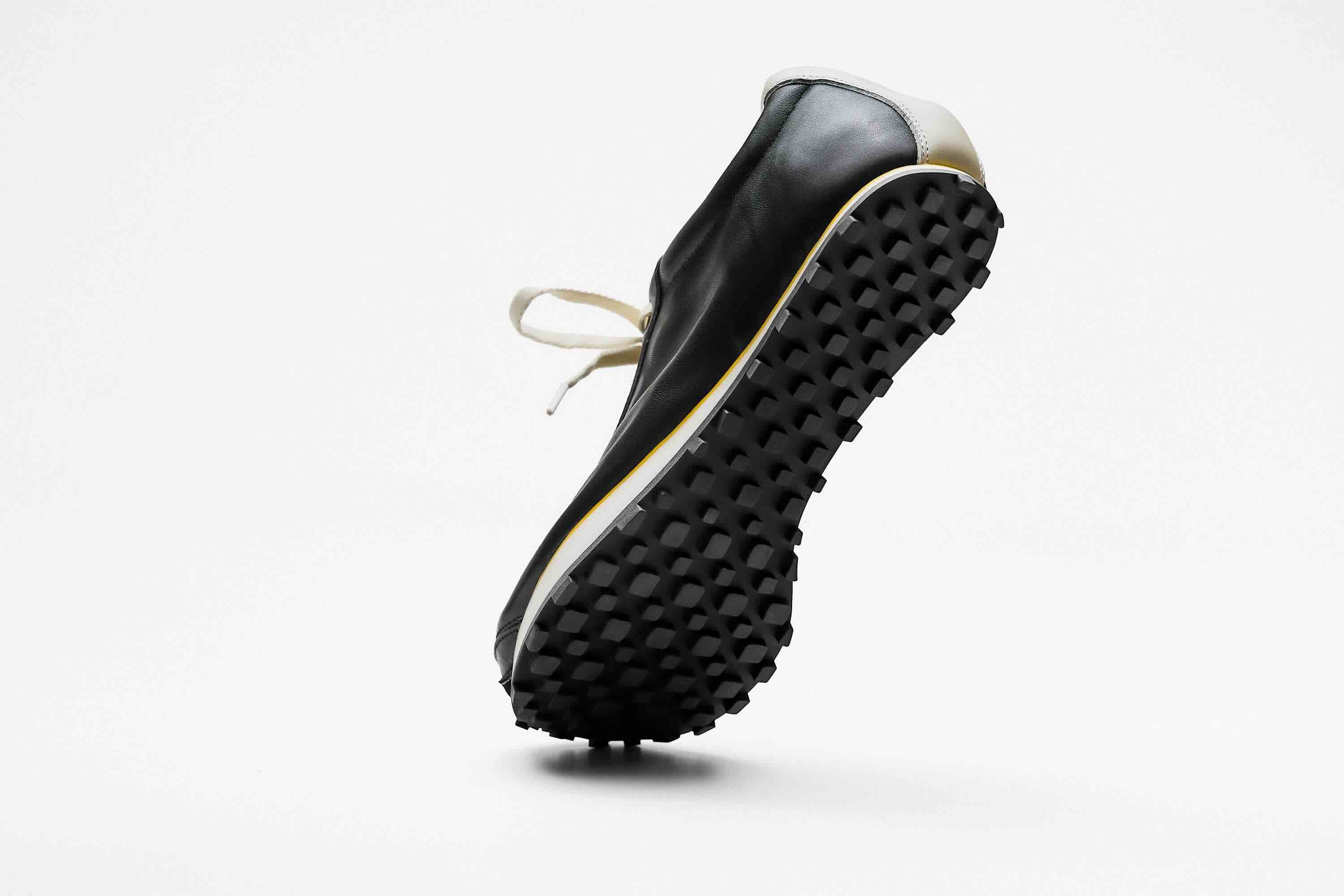 Heel Drop Racer in black