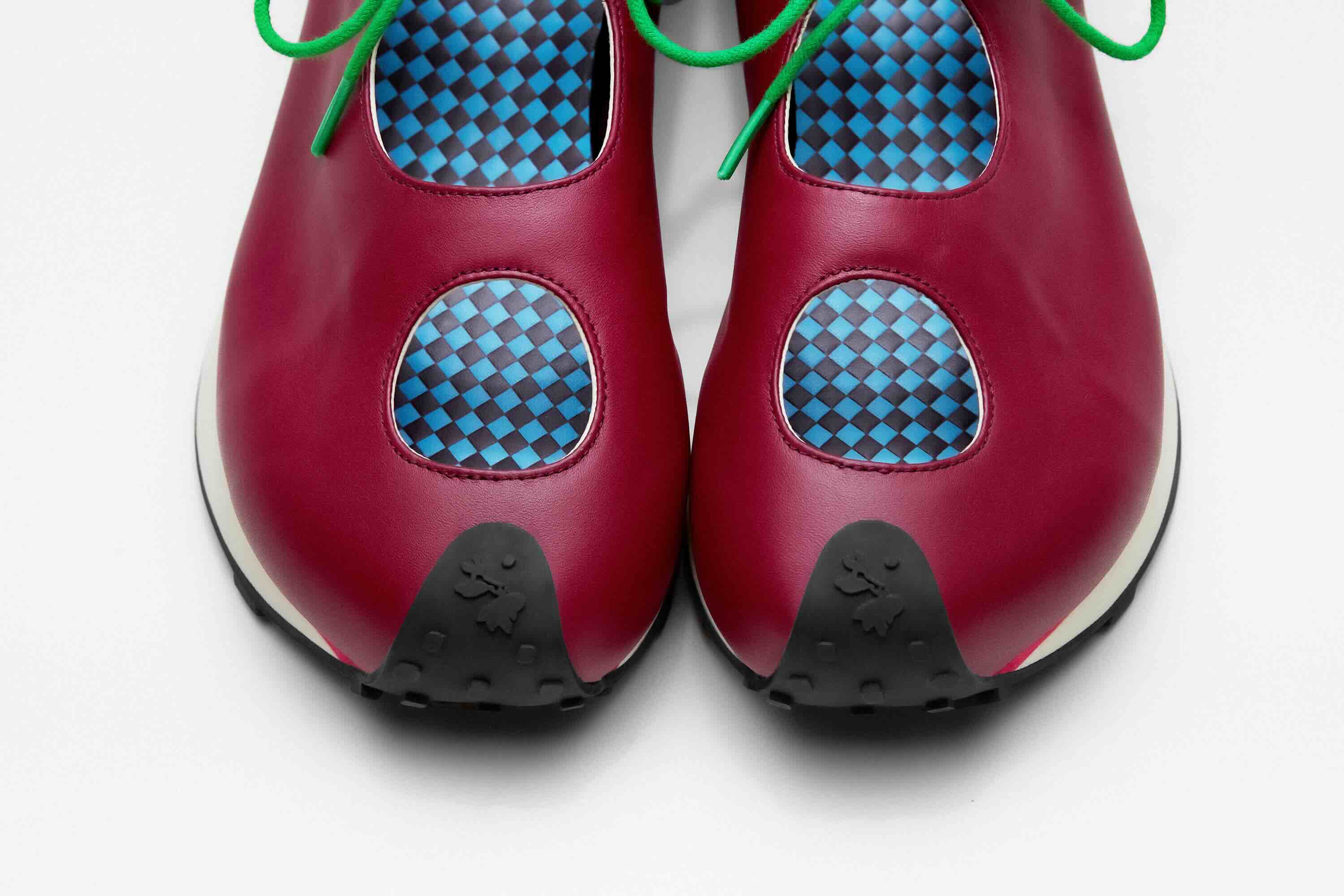 Heel Drop Sandal in burgundy